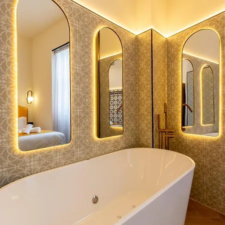 Alvarado 5 * Seville