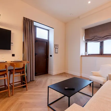Alvarado 5 Apartment *